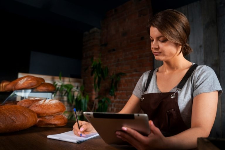 Manager Baking Best Examples of Business Plan for a Bakery: Templates & Tips